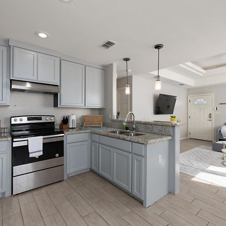 Cozy 3 Bed 2 Bath Apartment, Near Shopping Plazas, Expressway And Free Parking Эдинбург Экстерьер фото