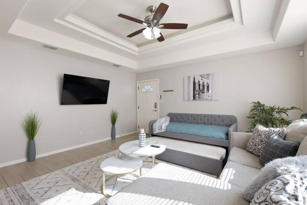 Cozy 3 Bed 2 Bath Apartment, Near Shopping Plazas, Expressway And Free Parking Эдинбург Экстерьер фото