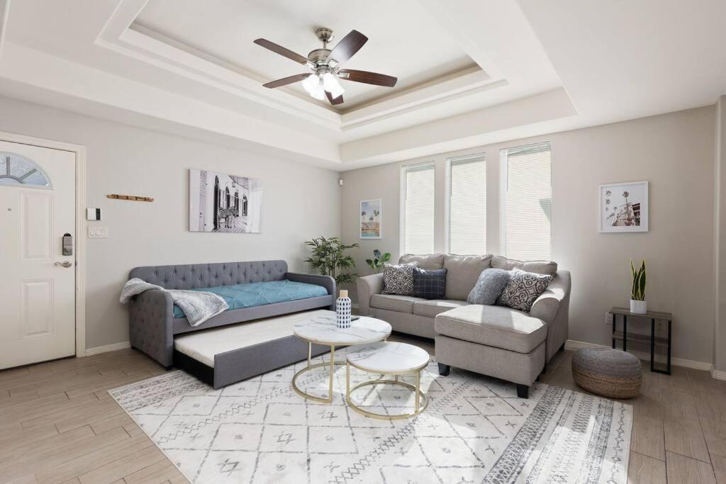 Cozy 3 Bed 2 Bath Apartment, Near Shopping Plazas, Expressway And Free Parking Эдинбург Экстерьер фото